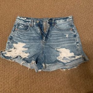 American Eagle mom short